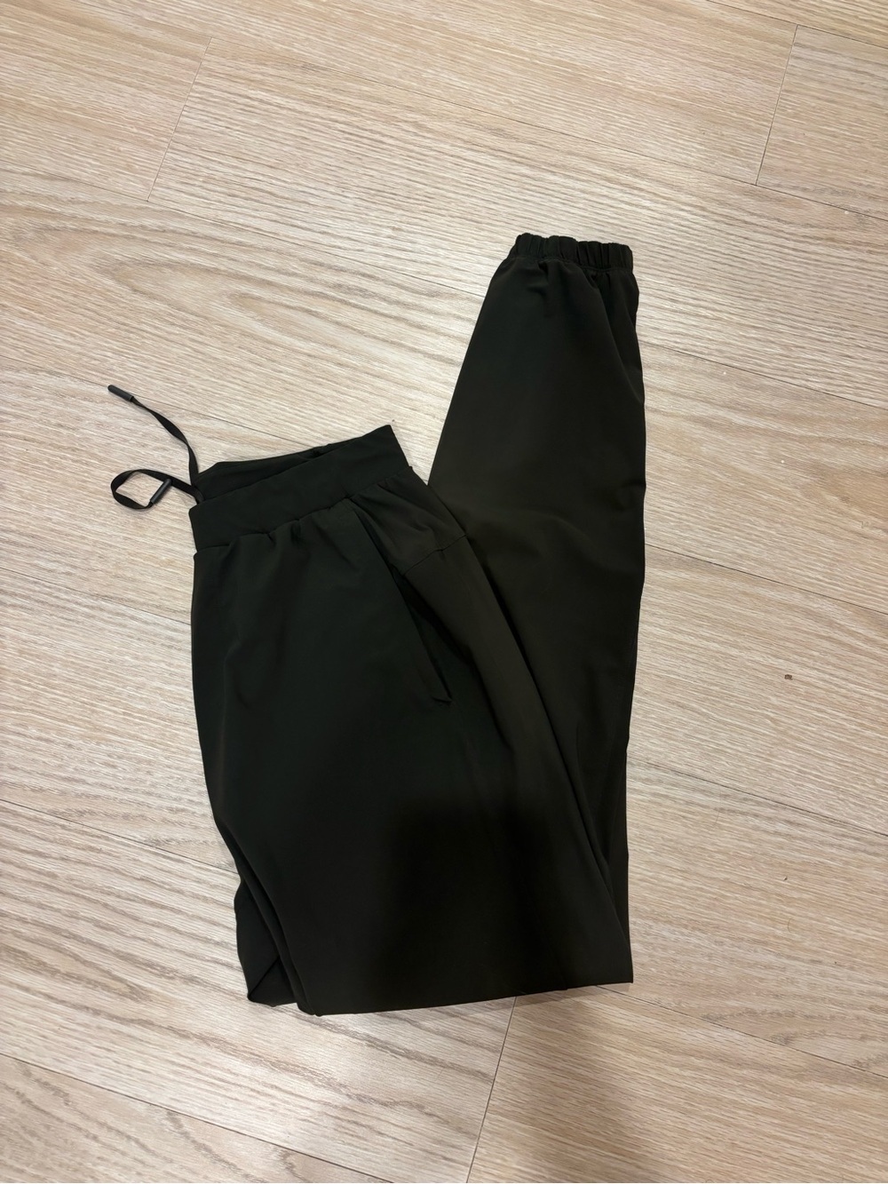 Lululemon men’s surge joggers